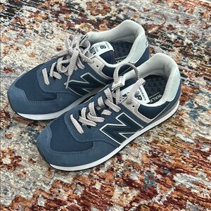 New Balance 574 in Navy, Women’s 8.5B
